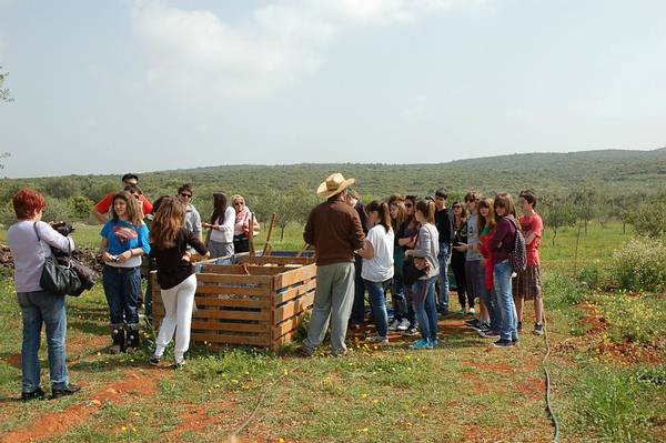 1f. Walking tour around the farm for the 2nd Highschool of Agioi Anargyroi (Attica). The school visited Eumelia on a day trip.